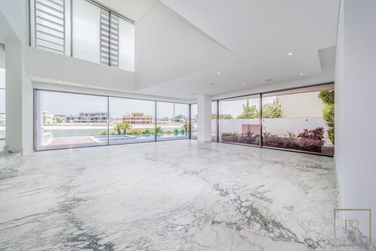 Luxury Villa Beach Front Sunset views across the sea, 5 bedrooms in Palm Jumeirah - Dubai available for sale For Super Rich
