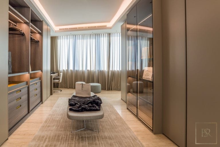 Luxury Penthouse Panoramic View overlooks the Dubai Canal and the Skyline, 5 bedrooms in Business Bay - Dubai value for sale For Super Rich