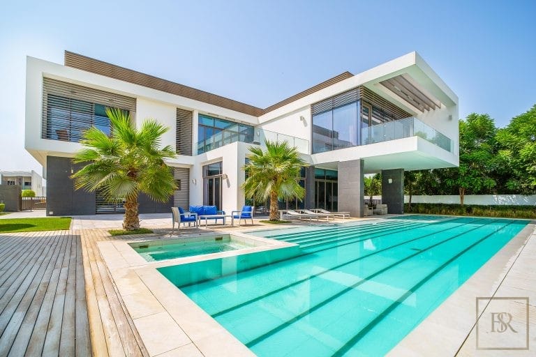 Luxury Villa Panoramic View state-of-the-art amenities, 8 bedrooms in District One - Dubai for sale For Super Rich