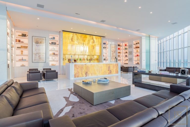 Luxury Penthouse Marina 23 Tower 360-degree views, 5 bedrooms in Dubai best for sale For Super Rich