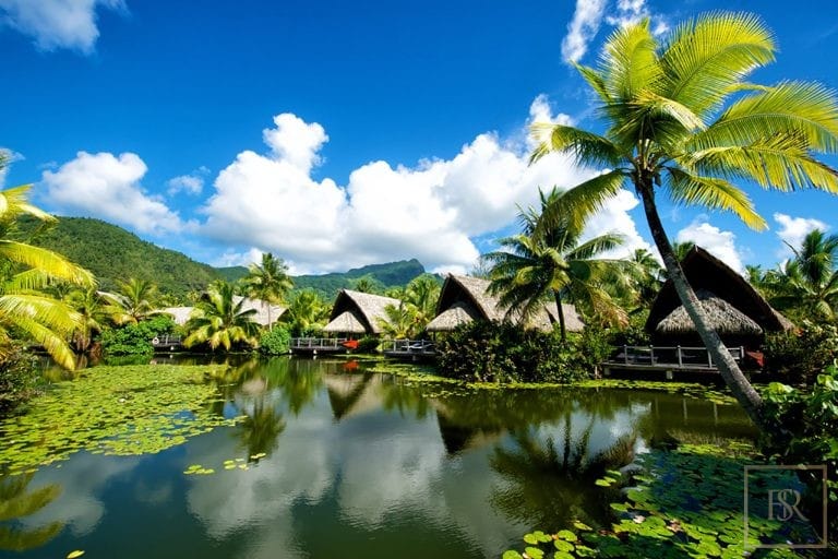 Luxury Hotel Beach Front Private Beach, bungalows, 32 bedrooms in Tahiti Used for sale For Super Rich