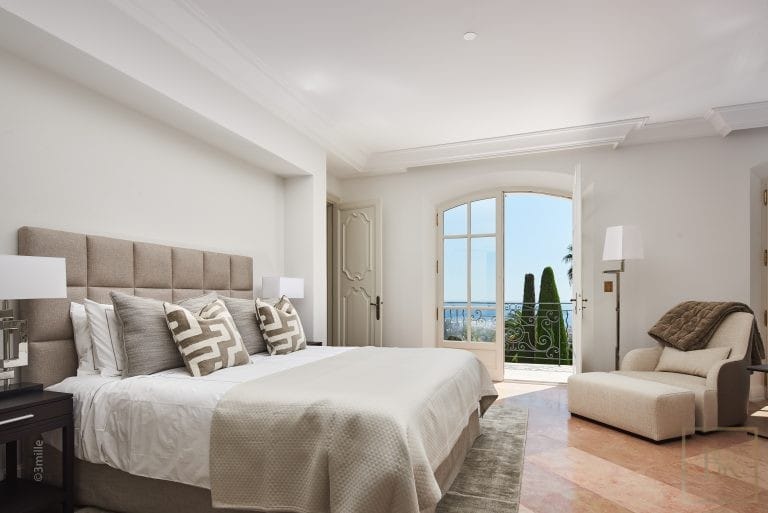 Luxury Villa Panoramic View 10mn to the Croisette, 8 bedrooms in Cannes deal for sale For Super Rich