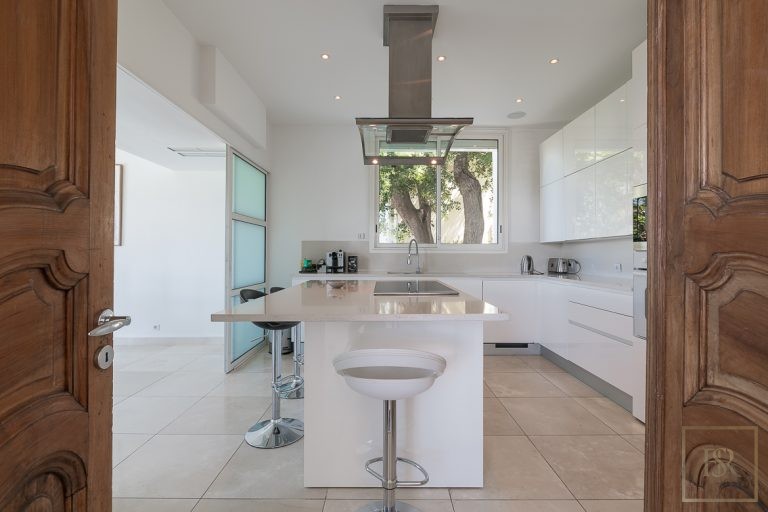 Luxury Villa Heated swimming pool and pool house. near Eden Roc hotel, 6 bedrooms in Cap d'Antibes property for sale For Super Rich