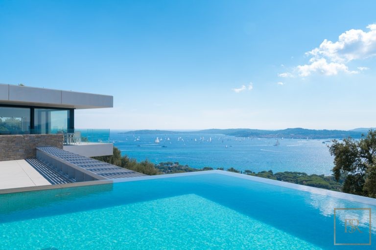 Contemporary Villa Overflowing infinity swimming pool Panoramic sea view, 5 bedrooms in Grimaud buy for sale For Super Rich