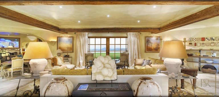 Luxury Villa splendid panoramic sea view & Lérins Islands 3 heated swimming pools, tennis court, 17 bedrooms in Frejus property for sale For Super Rich