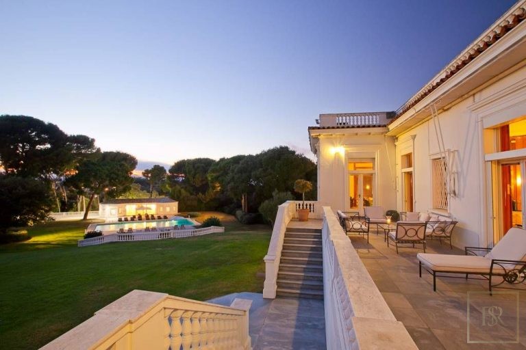 Luxury Villa 1300m² and 45 000m² of land Pool, Tennis, Pool House, 9 bedrooms in Cap d'Antibes rental For Super Rich