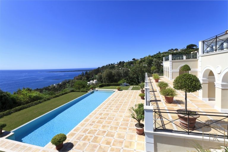 Elegant Villa Panoramic View huge swimmng pool and nearly 800 sqm of terraces, 9 bedrooms in Cannes  rental For Super Rich