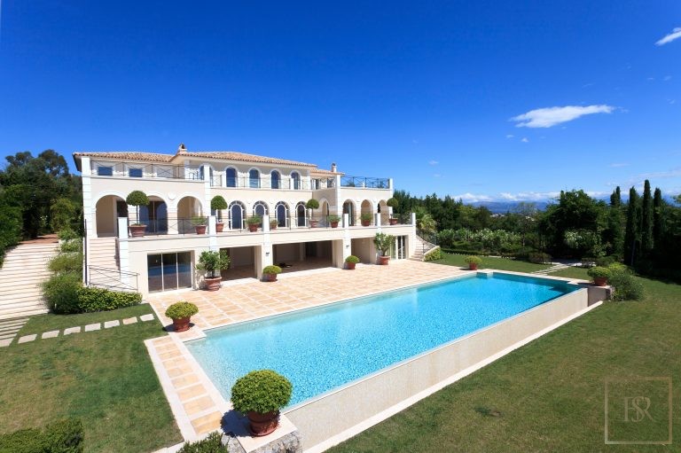Elegant Villa Panoramic View huge swimmng pool and nearly 800 sqm of terraces, 9 bedrooms in Cannes 39650 Week rental For Super Rich