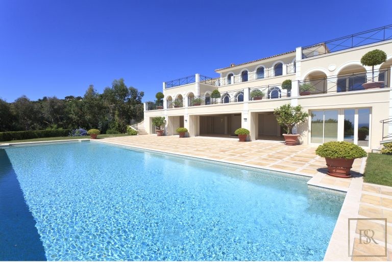 Elegant Villa Panoramic View huge swimmng pool and nearly 800 sqm of terraces, 9 bedrooms in Cannes available rental For Super Rich