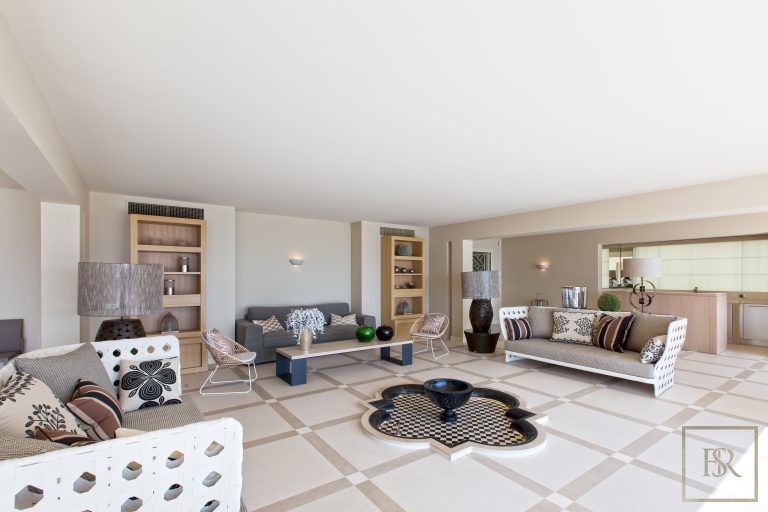 Elegant Villa Panoramic View huge swimmng pool and nearly 800 sqm of terraces, 9 bedrooms in Cannes property rental For Super Rich
