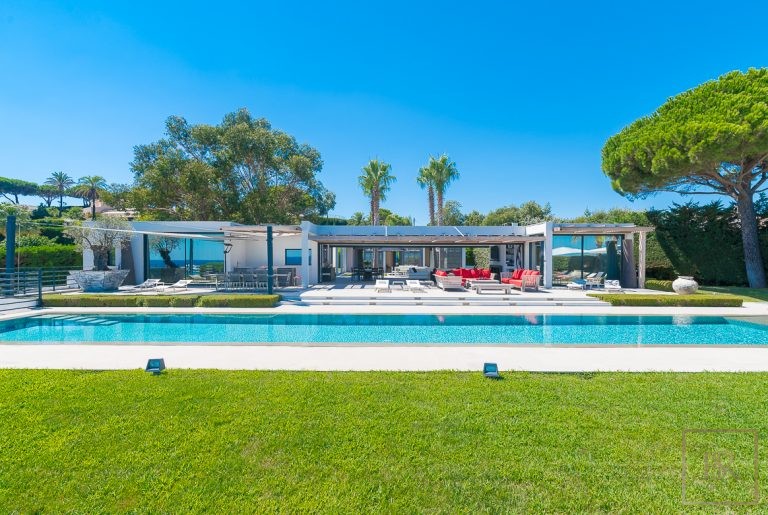 Contemporary Villa Beach Front 5 minutes walk from Club 55, 6 bedrooms in Saint Tropez Pampelonne Beach  rental For Super Rich