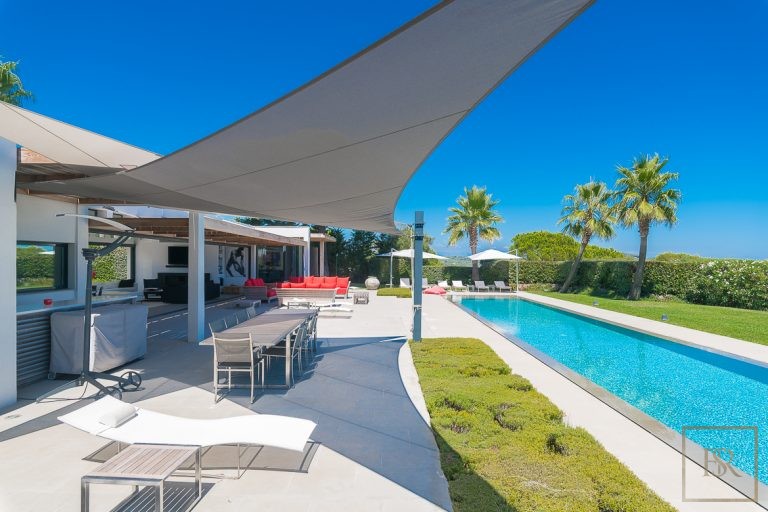 Contemporary Villa Beach Front 5 minutes walk from Club 55, 6 bedrooms in Saint Tropez real estate rental For Super Rich