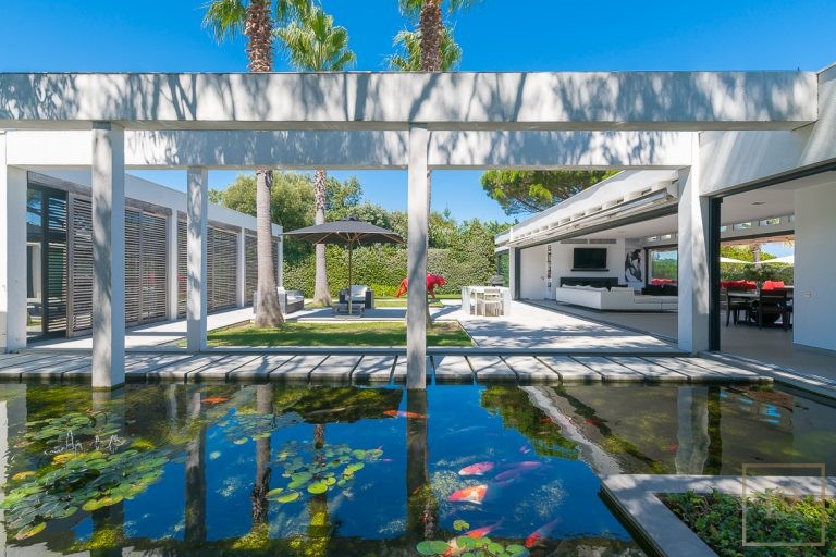 Contemporary Villa Beach Front 5 minutes walk from Club 55, 6 bedrooms in Saint Tropez vacation rental For Super Rich