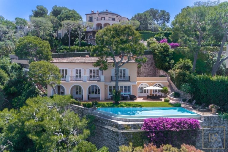Luxury Villa direct access to the sea nice pool with sea view, 5 bedrooms in St Jean Cap Ferrat 28250 Week rental For Super Rich