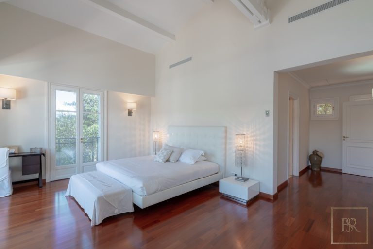 Luxury Villa direct access to the sea nice pool with sea view, 5 bedrooms in St Jean Cap Ferrat best rental For Super Rich
