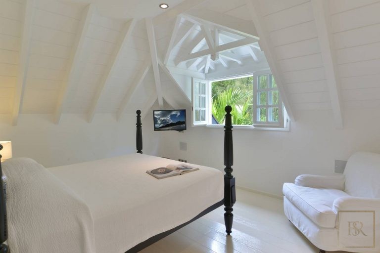 Luxury Villa ELA Beachfront Tennis court, pool, 8 bedrooms in Flamands - St Barth ads rental For Super Rich