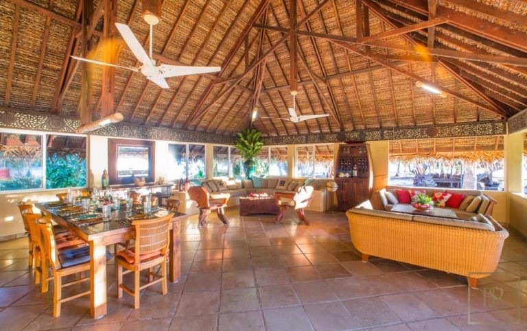 Luxury Private island TAHA'A Motu Moie private French Polynesia island, 5 bedrooms in Tahiti buy for sale For Super Rich