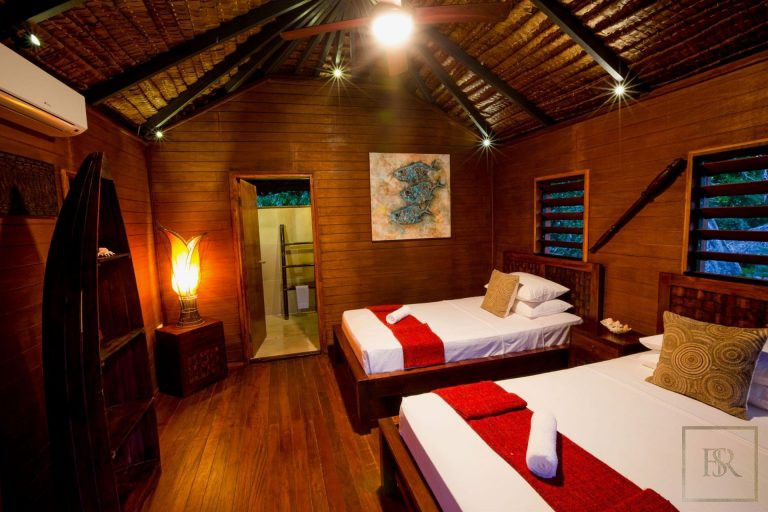Luxury House Beach Front Private Beach, 8 bedrooms in Tahiti expensive for sale For Super Rich
