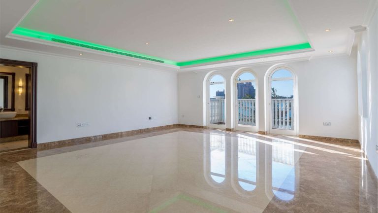 Luxury Villa Beach Front Palm Jumeirah, 7 bedrooms in Dubai best for sale For Super Rich