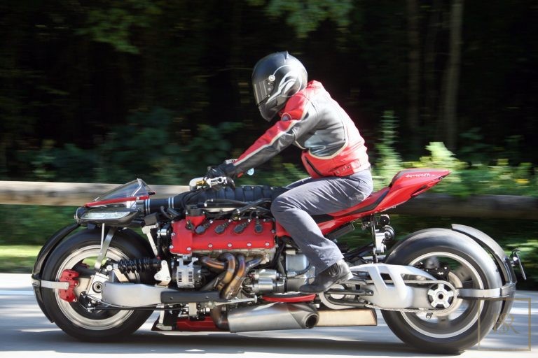 Motorcycle LM 847 LAZARETH France for sale For Super Rich