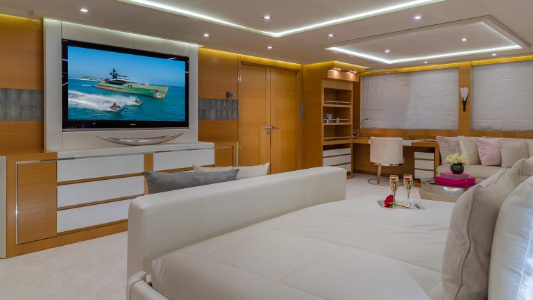 PALMER JOHNSON DB9 52 Meters luxury charter rental For Super Rich