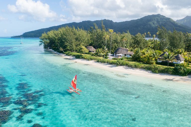Polynesia Private island Motu Nao Nao 2 beaches, one of which is over 800m long, 25ha, 3 Bungalows bedrooms in Tahiti Nao Nao rental For Super Rich