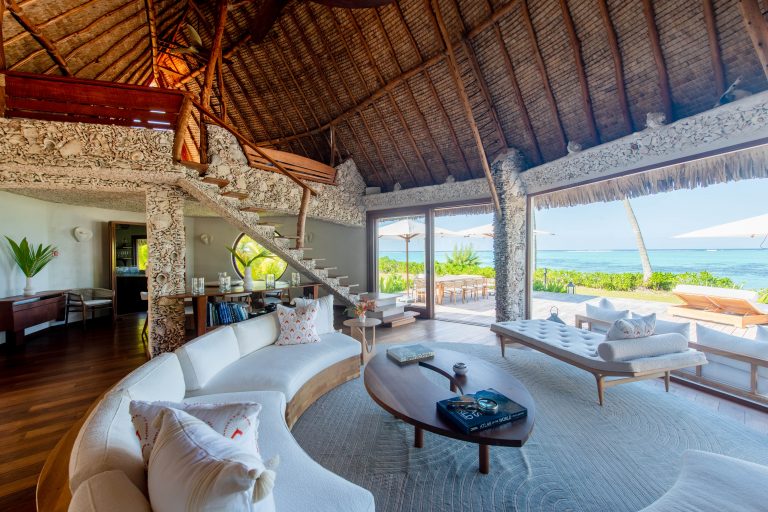 Polynesia Private island Motu Nao Nao 2 beaches, one of which is over 800m long, 25ha, 3 Bungalows bedrooms in Tahiti available rental For Super Rich