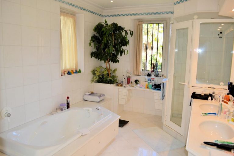 Elegant Villa Sea views to the Bay of Theoule nice pool, +5 bedrooms in Cannes buy for sale For Super Rich