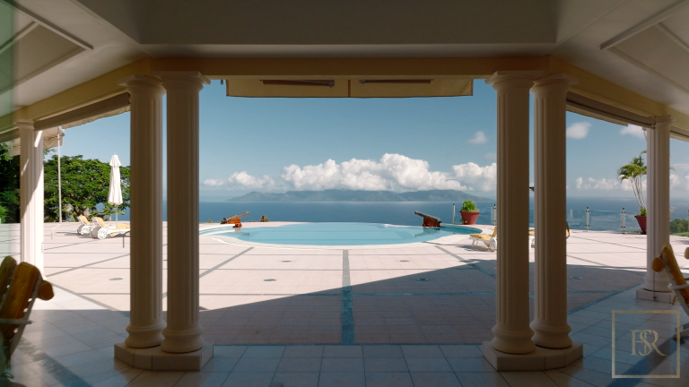 Premium Villa Panoramic View Edge of the cliff, 6 bedrooms in Tahiti Classified ads for sale For Super Rich