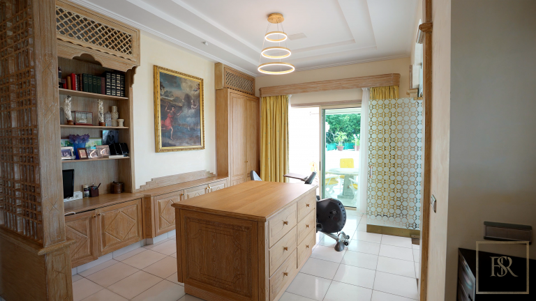 Premium Villa Panoramic View Edge of the cliff, 6 bedrooms in Tahiti photos for sale For Super Rich