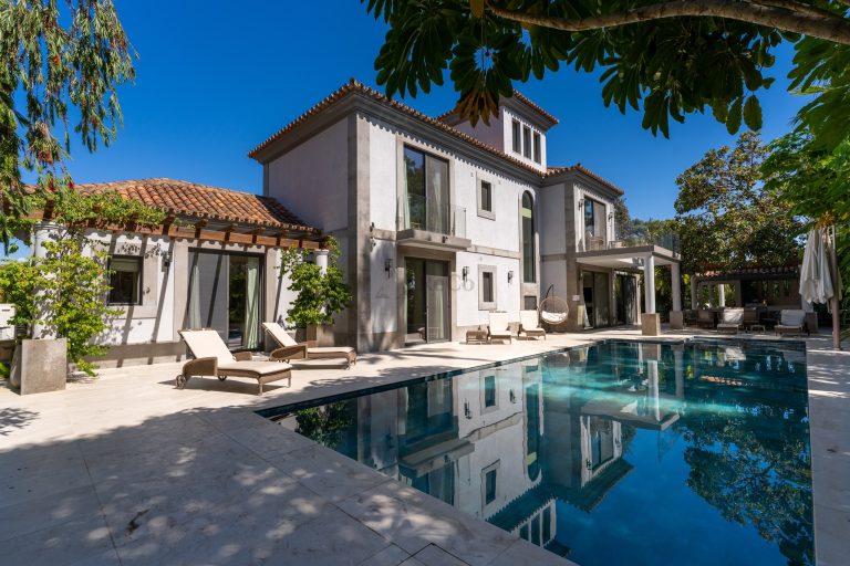 Luxury Villa Panoramic View, 4 bedrooms in Quinta do Mar for sale For Super Rich