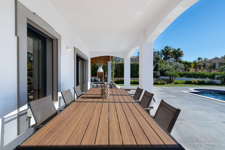 Luxury Villa Sea View, Paddle court, 5 bedrooms in Santa Bárbara de Nexe Classified ads for sale For Super Rich