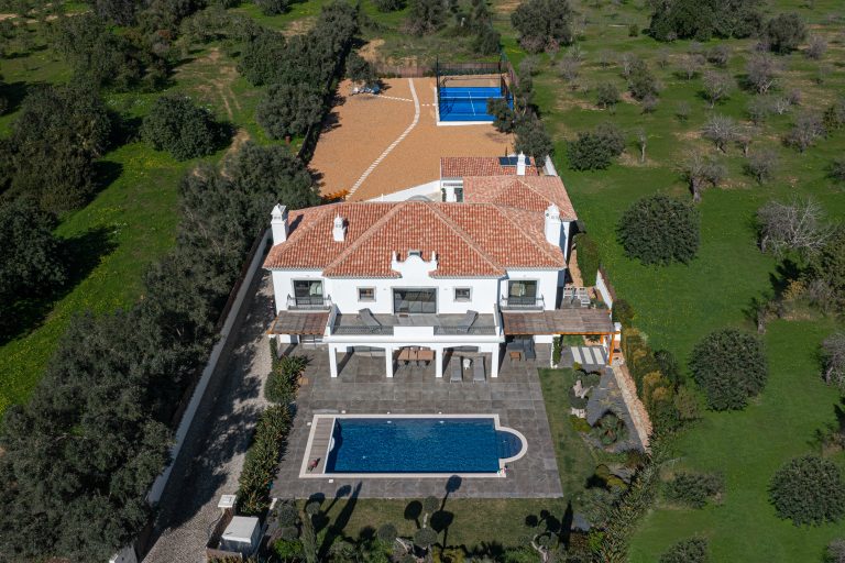 Luxury Villa Sea View, Paddle court, 5 bedrooms in Santa Bárbara de Nexe RECO441 for sale For Super Rich