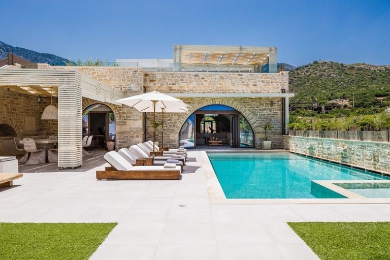 Luxury Villa Beach Front Sea View, 6 bedrooms in Bali Rethymno for sale For Super Rich