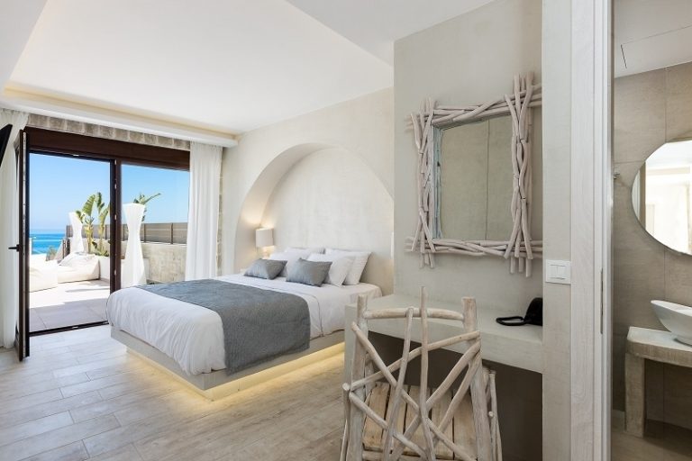 Luxury Villa Beach Front Sea View, 6 bedrooms in Bali Rethymno deal for sale For Super Rich