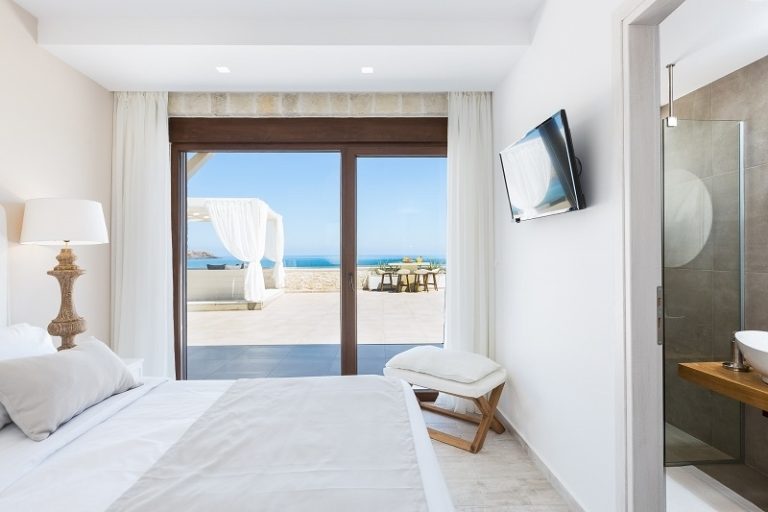 Luxury Villa Beach Front Sea View, 6 bedrooms in Bali Rethymno real estate for sale For Super Rich