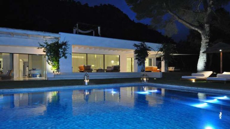 Premium Villa Beach Front with access to the private beach, 6 bedrooms in Ibiza search for sale For Super Rich