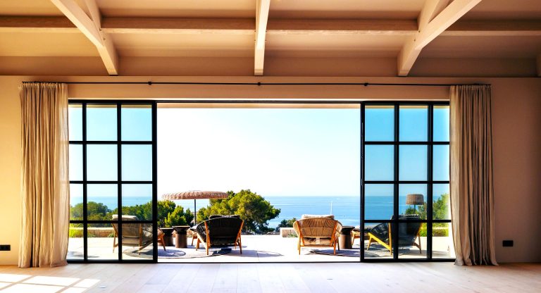 Premium Villa Sea View swimming pool 25 X 4 M, 5 bedrooms in Mallorca for sale For Super Rich