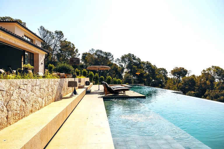 Premium Villa Sea View swimming pool 25 X 4 M, 5 bedrooms in Mallorca price for sale For Super Rich