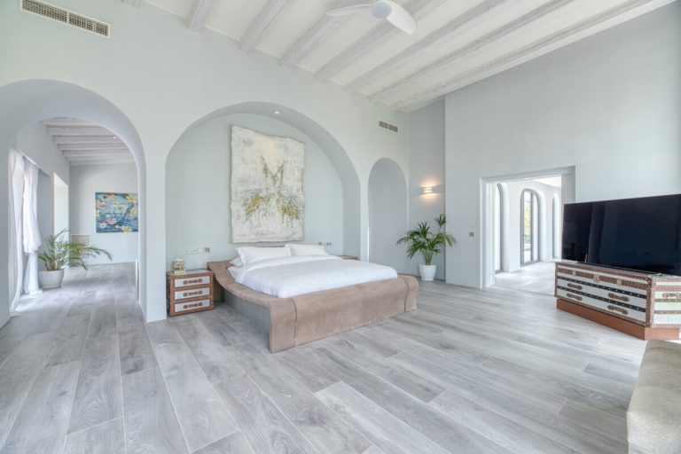 Premium Villa Panoramic View Golf View, 11 bedrooms in Santa Ponsa - Mallorca best for sale For Super Rich