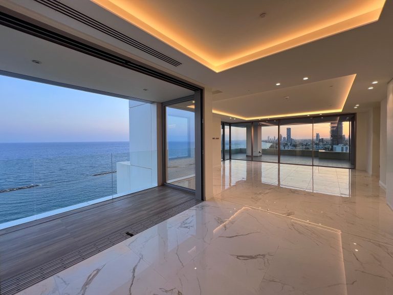Luxury Penthouse Beach Front FIRST LINE of the sea, 4 bedrooms in Limassol 2 for sale For Super Rich
