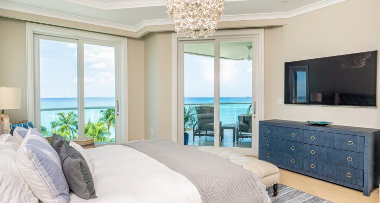 Luxury Apartment Beach Front, 4 bedrooms in Seven Mile Beach search for sale For Super Rich