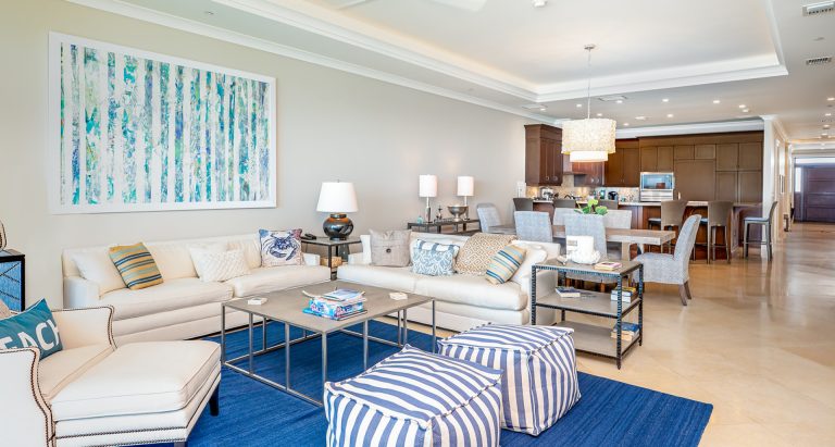 Luxury Apartment Beach Front, 4 bedrooms in Seven Mile Beach price for sale For Super Rich