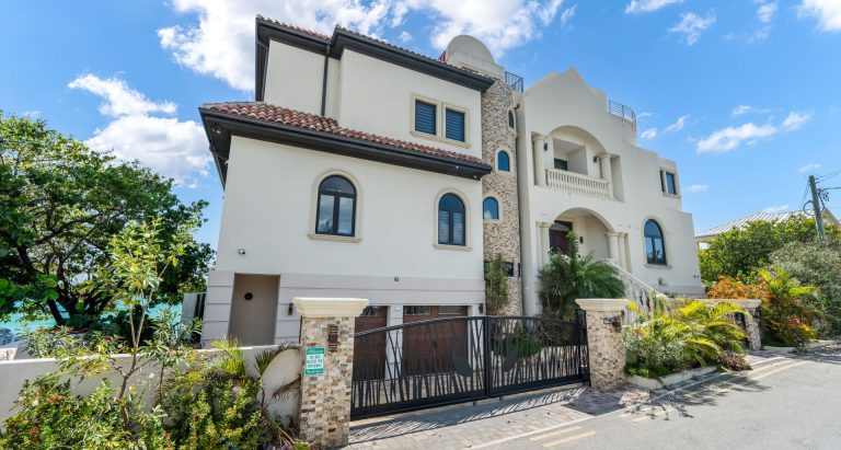 Luxury Villa Beach Front Caribbean Sea views, 5 bedrooms in Seven Mile Beach Used for sale For Super Rich