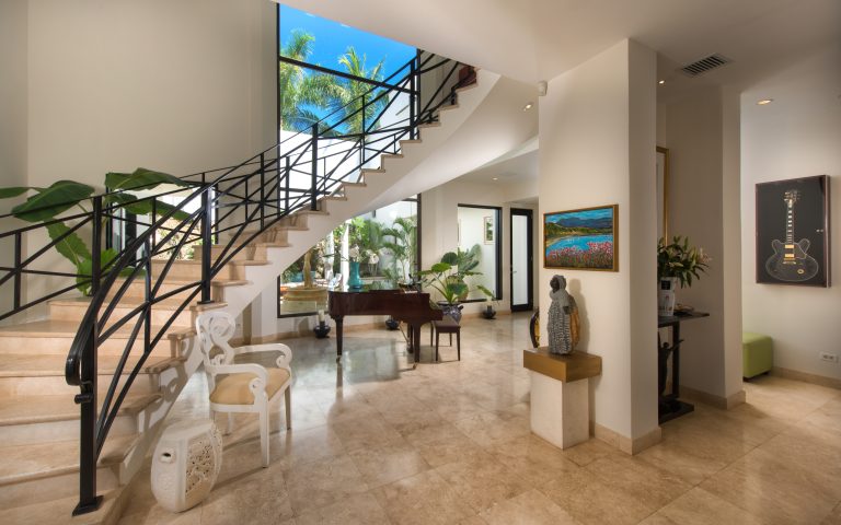 Luxury Villa La Sata beachfront, 8 bedrooms in Flamingo buy for sale For Super Rich