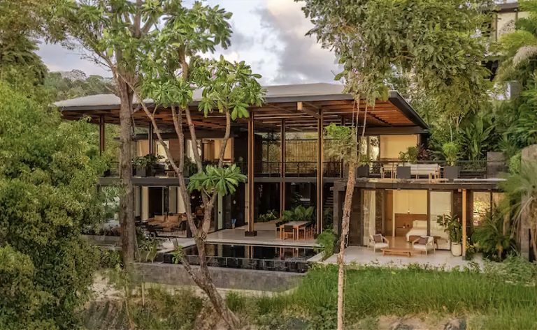Luxury Villa Panoramic View, 10 bedrooms in Santa Teresa real estate for sale For Super Rich