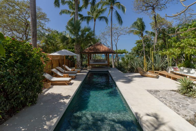 Luxury Villa Serena Beachfront, 5 bedrooms in Tamarindo photo for sale For Super Rich