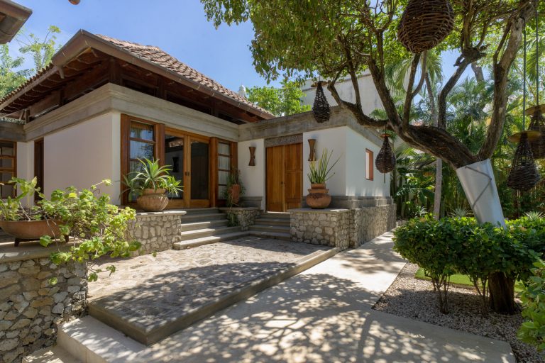 Luxury Villa Serena Beachfront, 5 bedrooms in Tamarindo Classified ads for sale For Super Rich