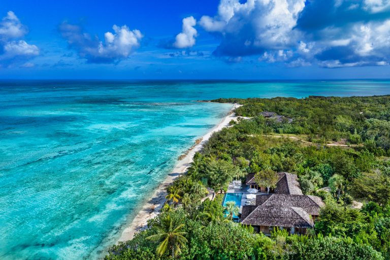 Luxury Villa Beach Front Lucky House, 3 bedrooms in Parrot Cay T962J9 for sale For Super Rich