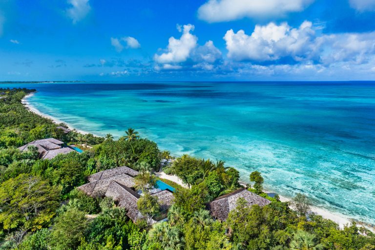 Luxury Villa Beach Front Lucky House, 3 bedrooms in Parrot Cay buy for sale For Super Rich